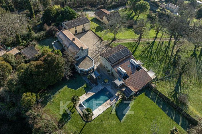 Image No.3-10 Bed House for sale