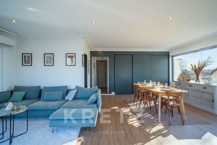 Image No.8-10 Bed House for sale