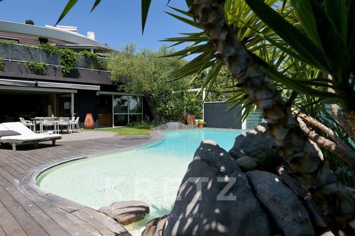 Image No.1-5 Bed House for sale