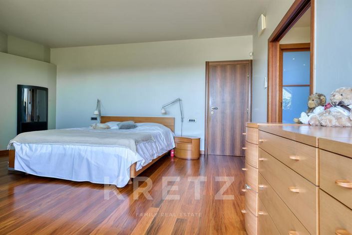 Image No.14-5 Bed House for sale