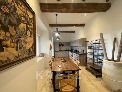 Image No.2-7 Bed Property for sale