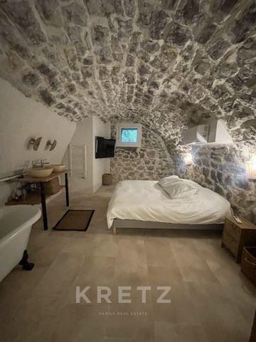 Image No.6-7 Bed Property for sale