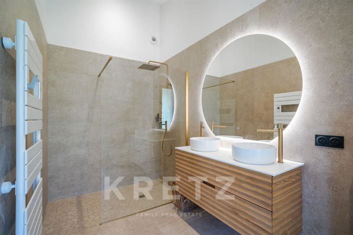 Image No.10-5 Bed House for sale