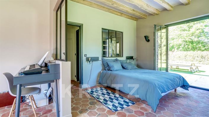 Image No.7-5 Bed House for sale