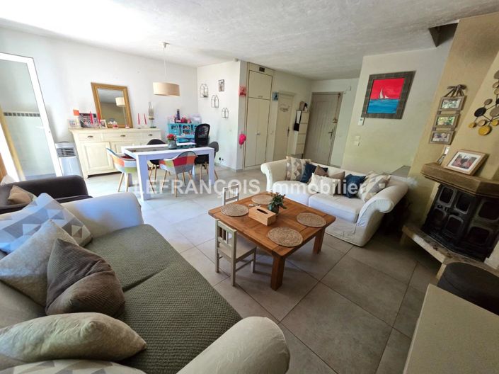 Image No.6-3 Bed House for sale