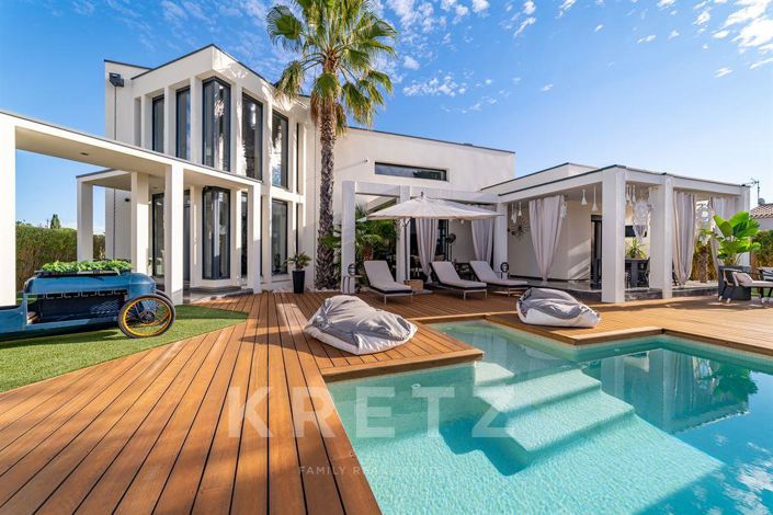 Image No.1-4 Bed House for sale