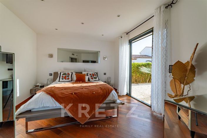 Image No.11-4 Bed House for sale