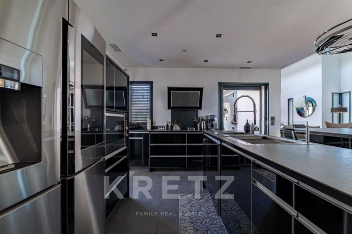 Image No.13-4 Bed House for sale