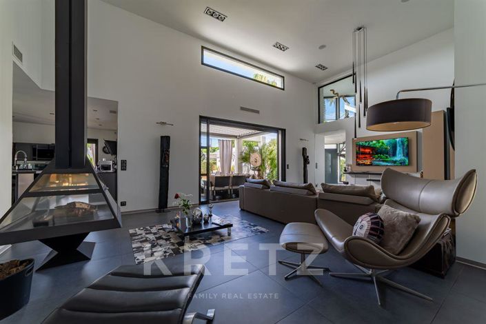 Image No.14-4 Bed House for sale