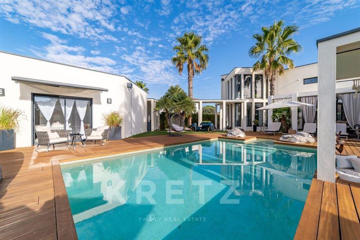 Image No.2-4 Bed House for sale