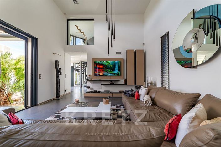 Image No.5-4 Bed House for sale