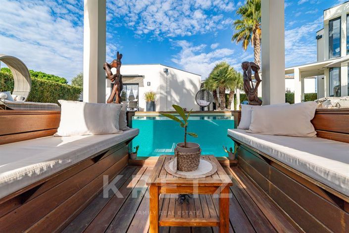 Image No.6-4 Bed House for sale