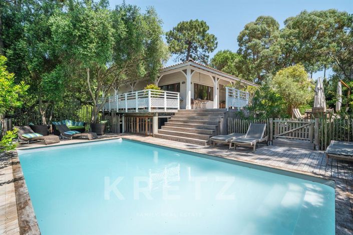 Image No.1-5 Bed House for sale