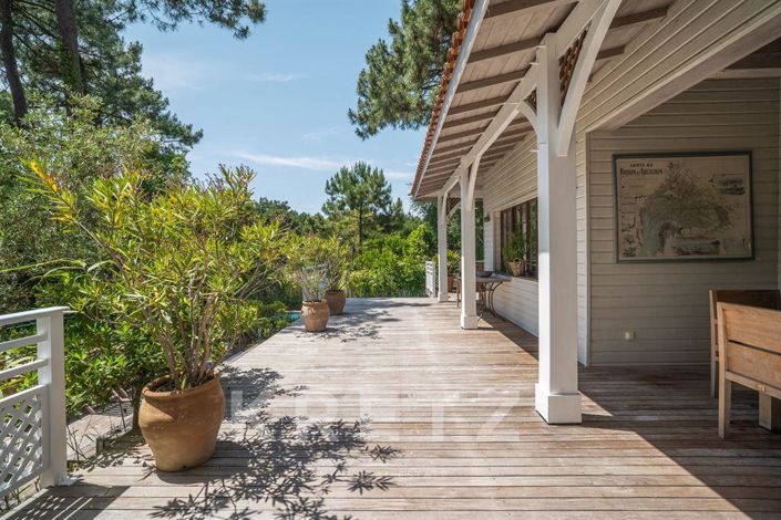 Image No.2-5 Bed House for sale