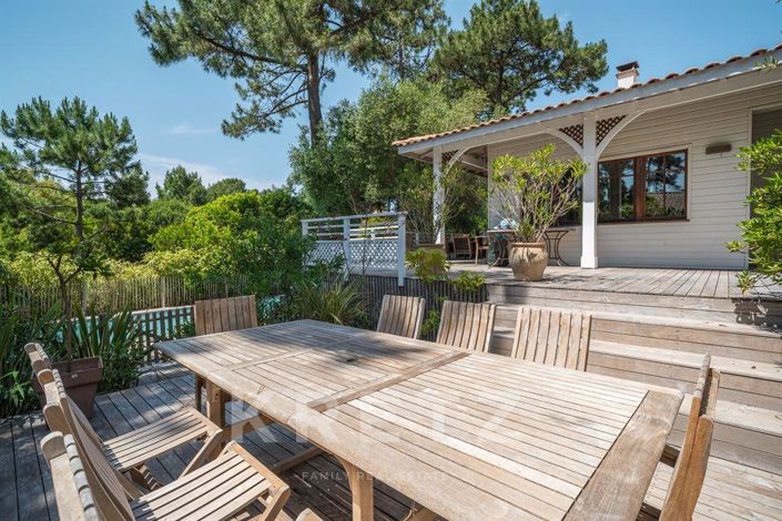 Image No.3-5 Bed House for sale