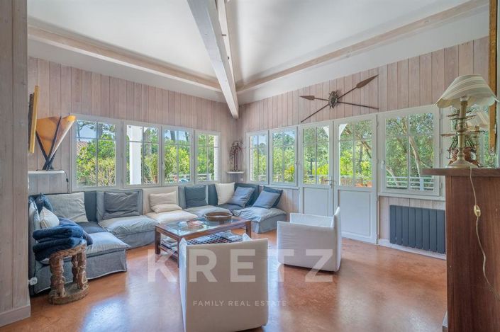 Image No.5-5 Bed House for sale