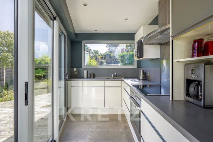 Image No.4-5 Bed House for sale