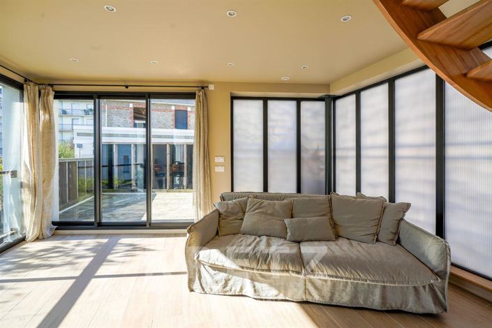 Image No.7-5 Bed House for sale