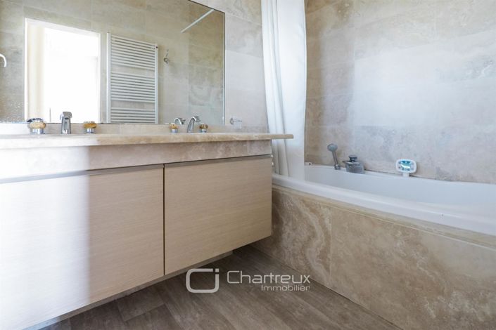 Image No.10-4 Bed House for sale