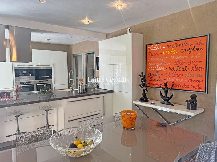 Image No.4-4 Bed House for sale