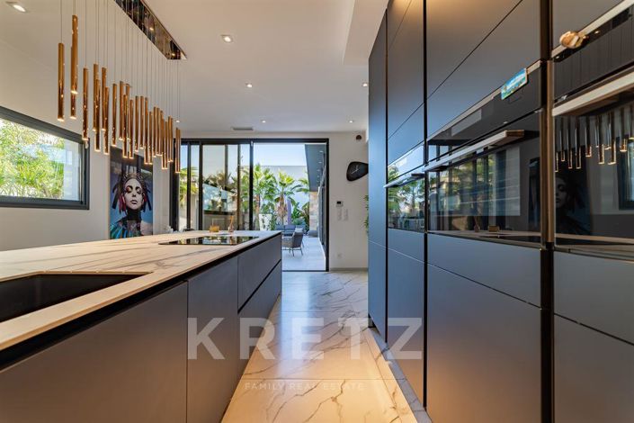 Image No.12-5 Bed House for sale