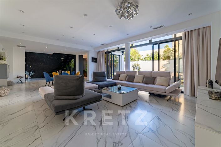 Image No.15-5 Bed House for sale