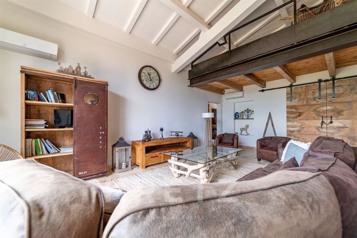 Image No.10-5 Bed Property for sale