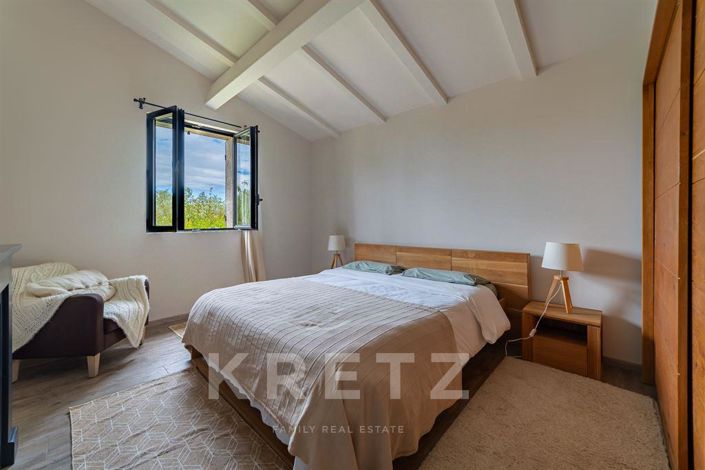 Image No.13-5 Bed Property for sale