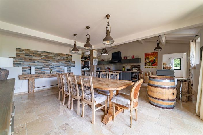 Image No.15-5 Bed Property for sale