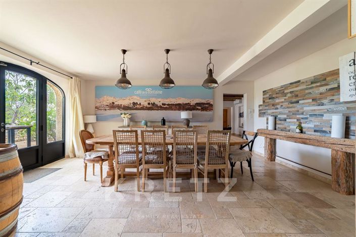 Image No.6-5 Bed Property for sale