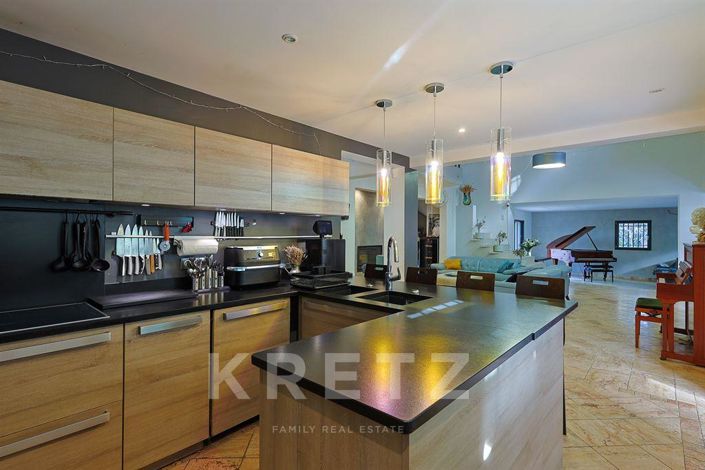 Image No.10-5 Bed House for sale