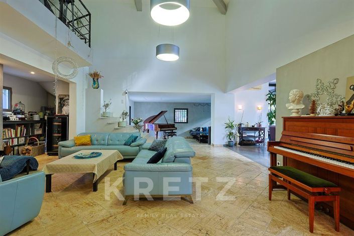 Image No.15-5 Bed House for sale