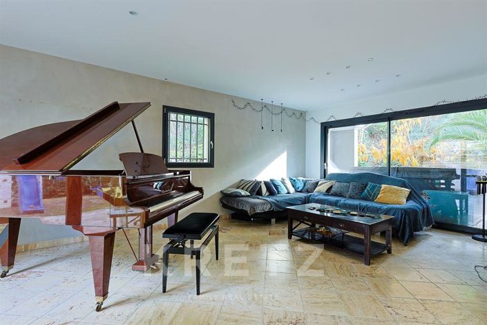 Image No.16-5 Bed House for sale