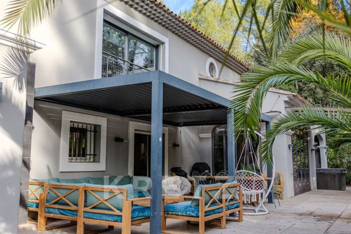 Image No.6-5 Bed House for sale