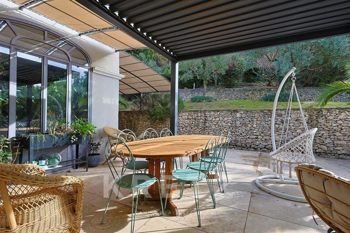 Image No.7-5 Bed House for sale