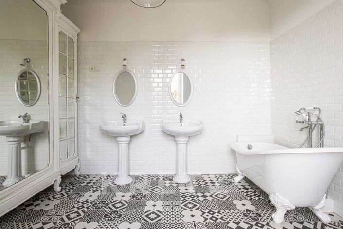 Image No.11-7 Bed House for sale