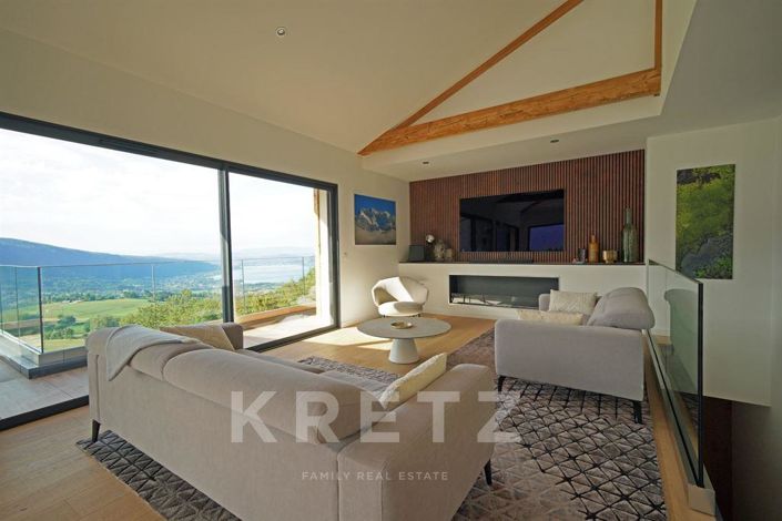 Image No.2-5 Bed House for sale