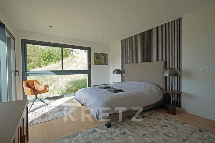 Image No.5-5 Bed House for sale