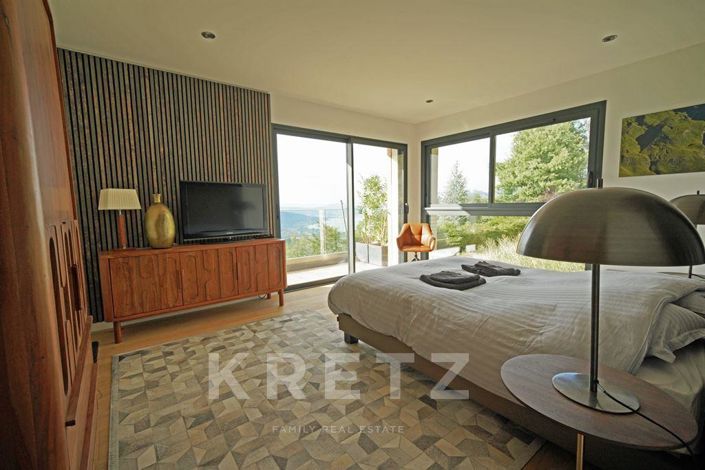 Image No.6-5 Bed House for sale