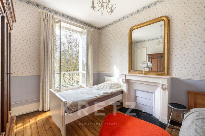 Image No.12-7 Bed House for sale