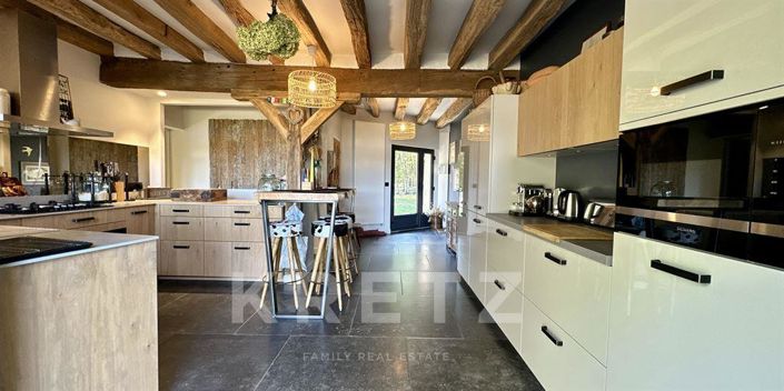 Image No.8-7 Bed House for sale