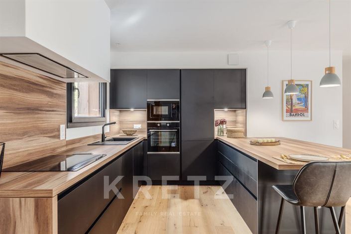 Image No.3-3 Bed House for sale