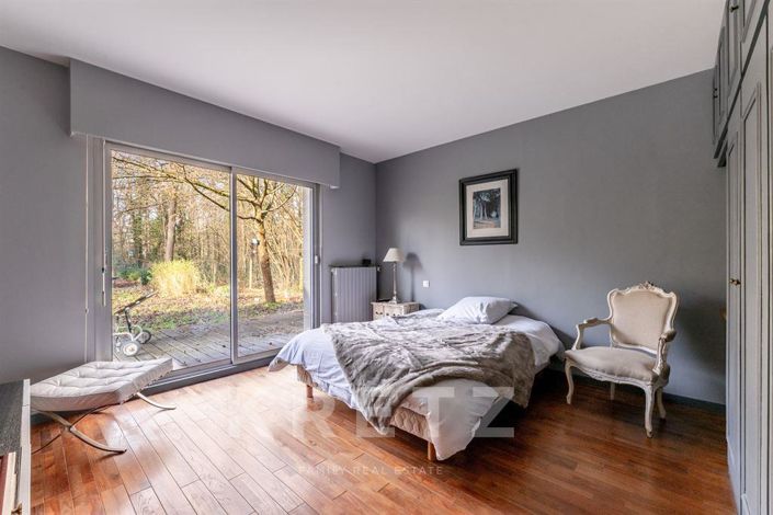 Image No.10-6 Bed House for sale