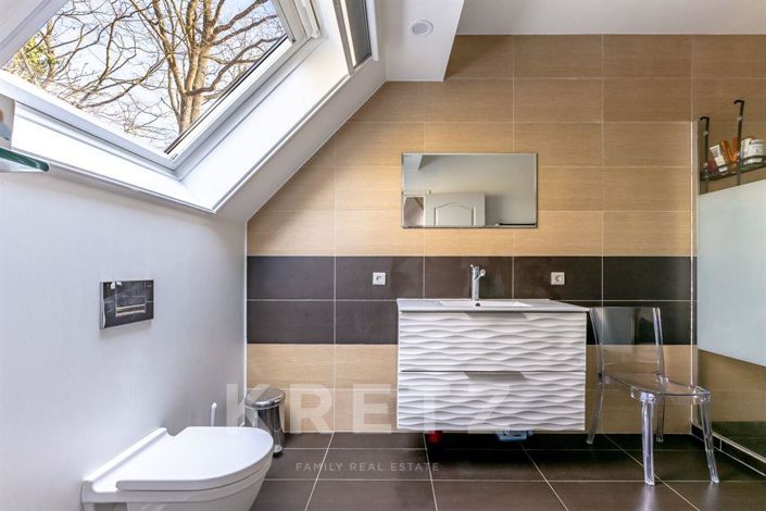 Image No.18-6 Bed House for sale