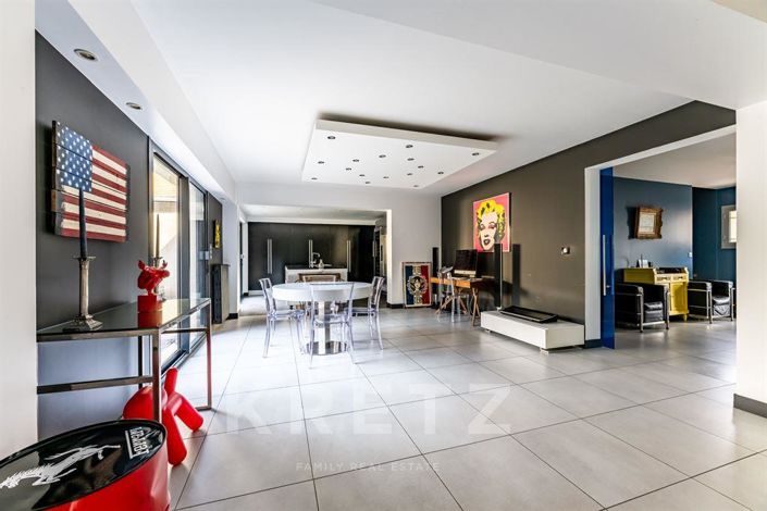 Image No.4-6 Bed House for sale