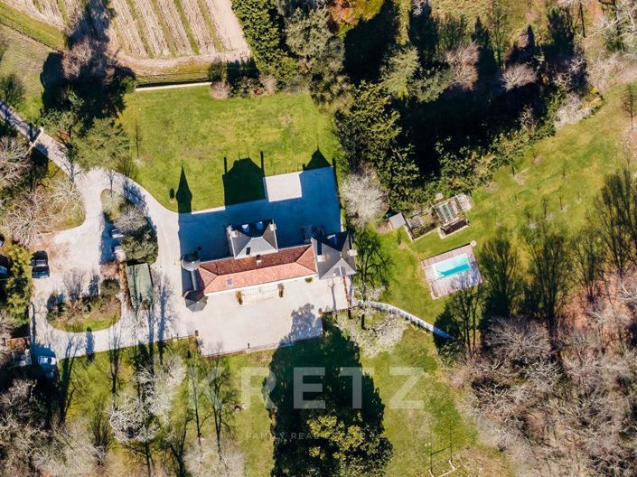 Image No.17-6 Bed House for sale