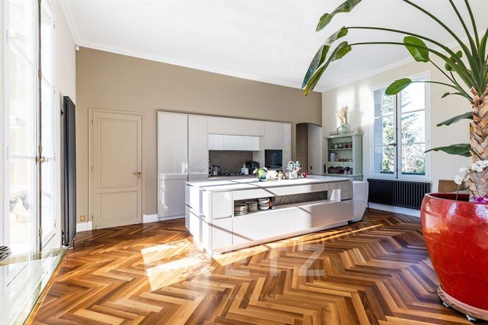 Image No.6-6 Bed House for sale