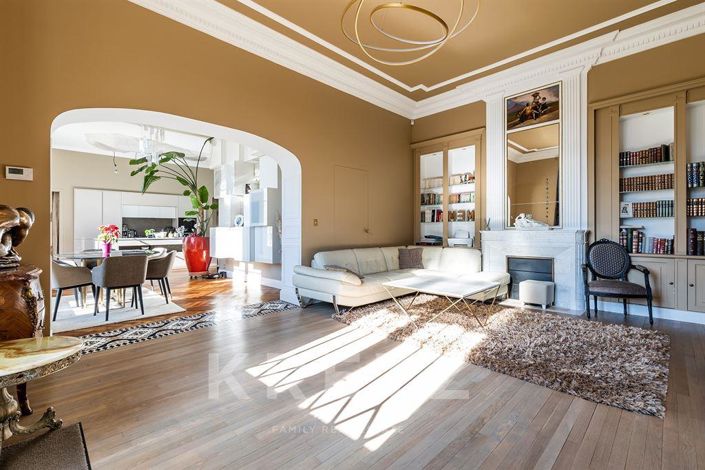 Image No.9-6 Bed House for sale