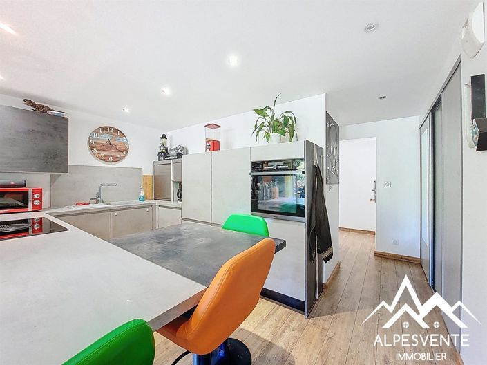 Image No.10-3 Bed Apartment for sale