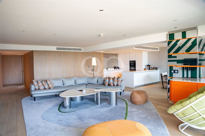 Image No.19-3 Bed House for sale